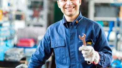 ميكانيكي في مكة