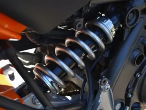 افضل ورش تركيب مساعدات ومقصات، وهوبات وتيل للسيارات بالخبر