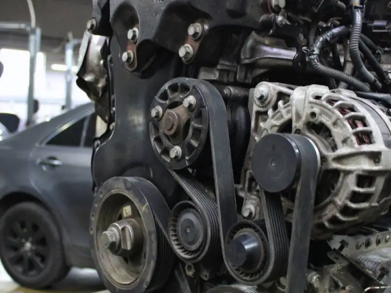 ورشة توضيب مكينة مازدا في الخبر